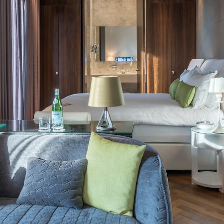 Hotel Indigo Tel Aviv - Diamond District By Ihg Гиватаим Экстерьер фото A room at the hotel