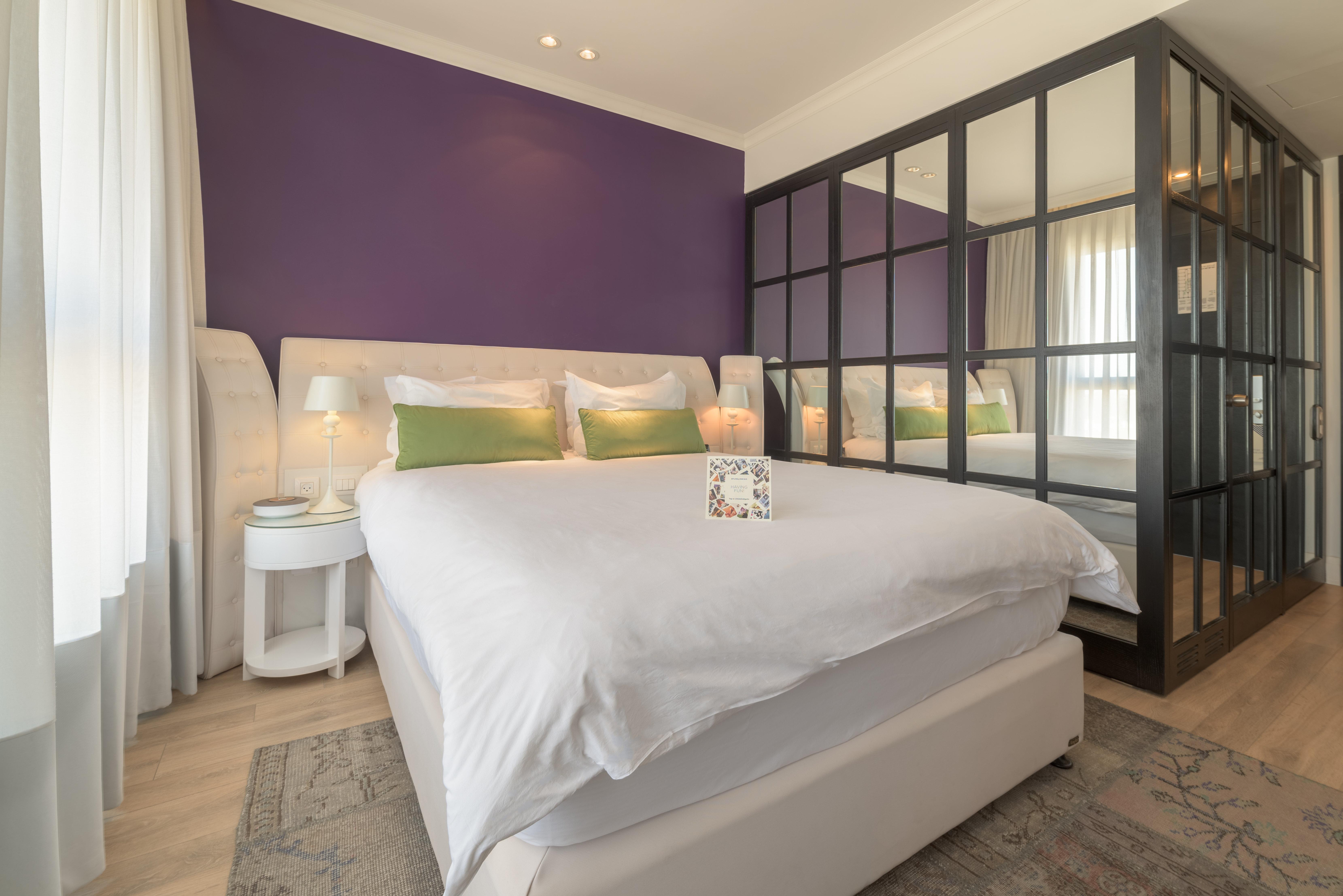 Hotel Indigo Tel Aviv - Diamond District By Ihg Гиватаим Экстерьер фото A bedroom at the hotel