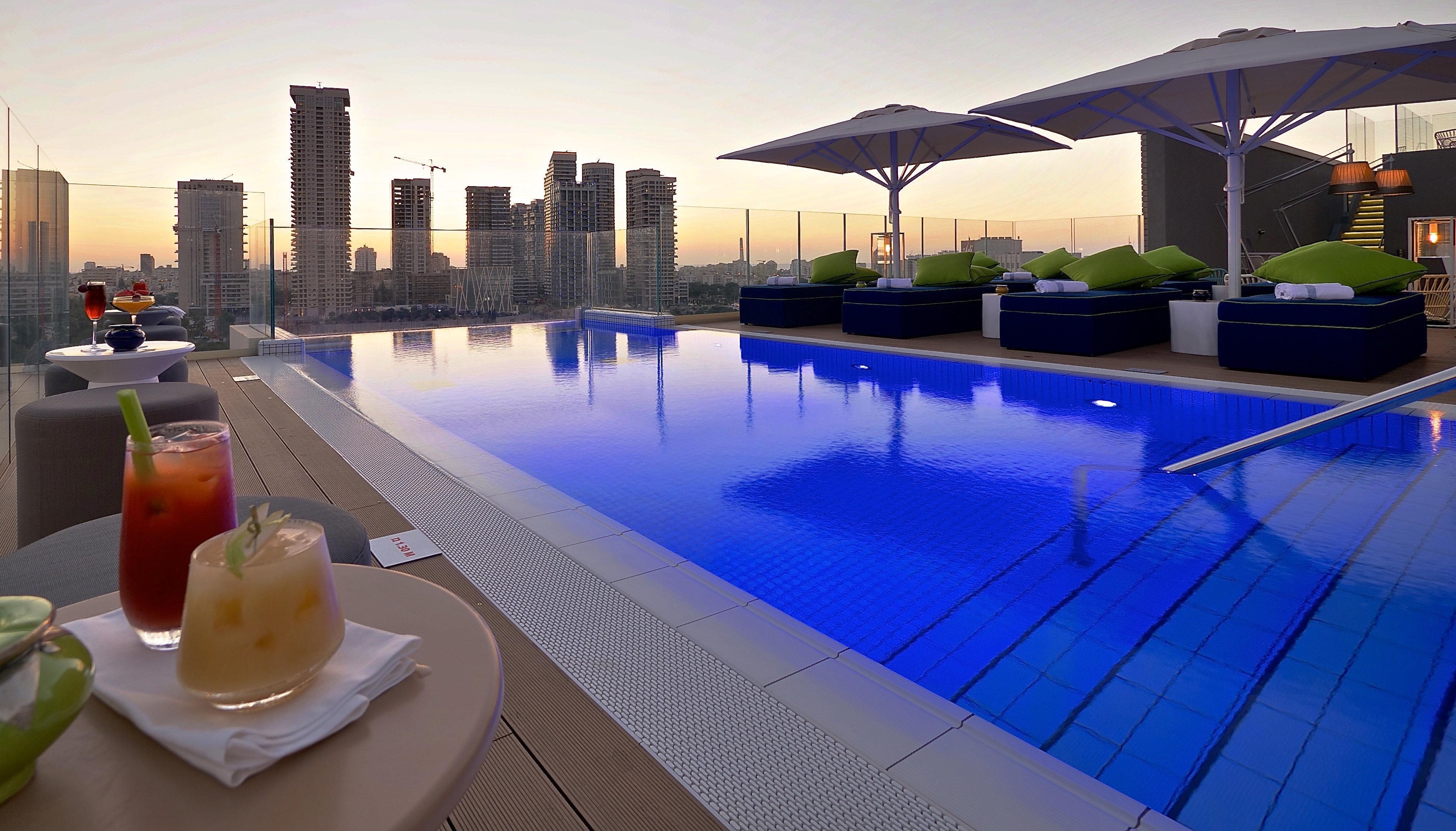 Hotel Indigo Tel Aviv - Diamond District By Ihg Гиватаим Экстерьер фото Rooftop pool at the hotel
